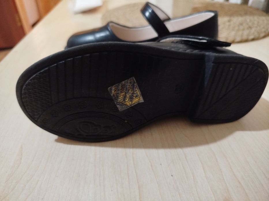 Туфли черные на девочку 30 р НОВЫЕ