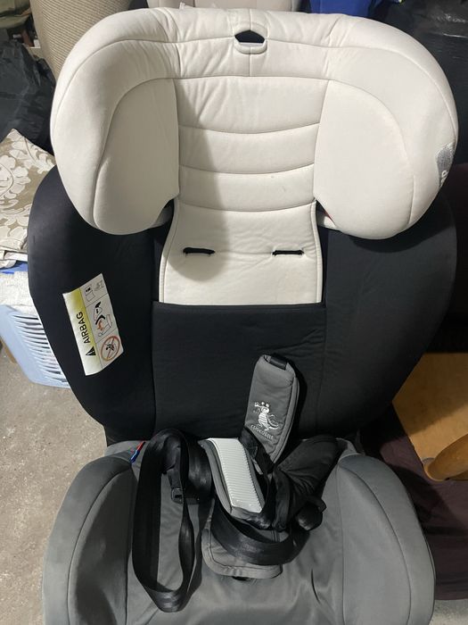 Scaun auto cu isofix