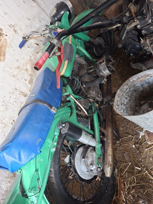 Продам мотоцикл Урал нерабочее состоянии