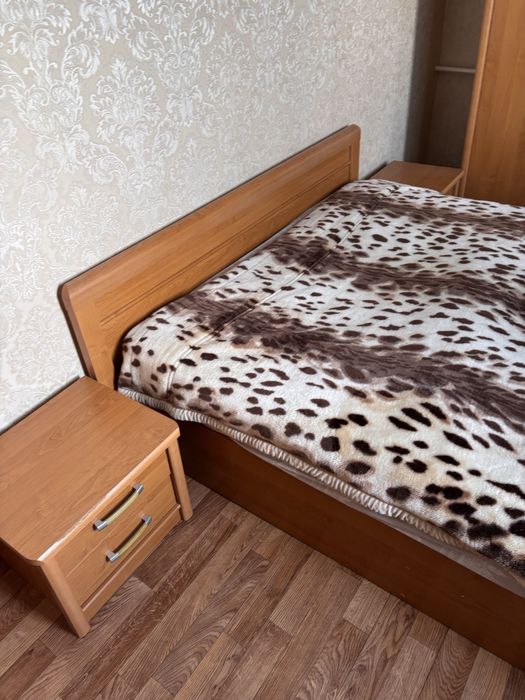 Продам спальный гарнитур