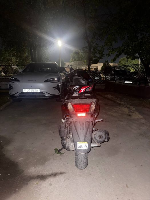 Yamaha n max skuter