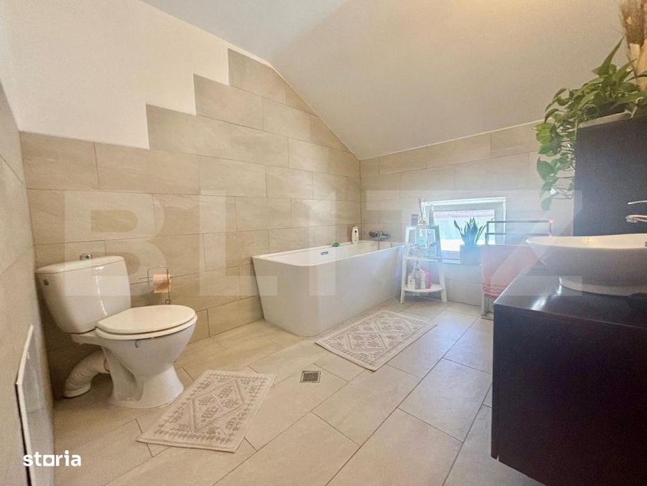 Apartament, 3 camere, 80 mp, 2 bai, parcare, zona Florilor
