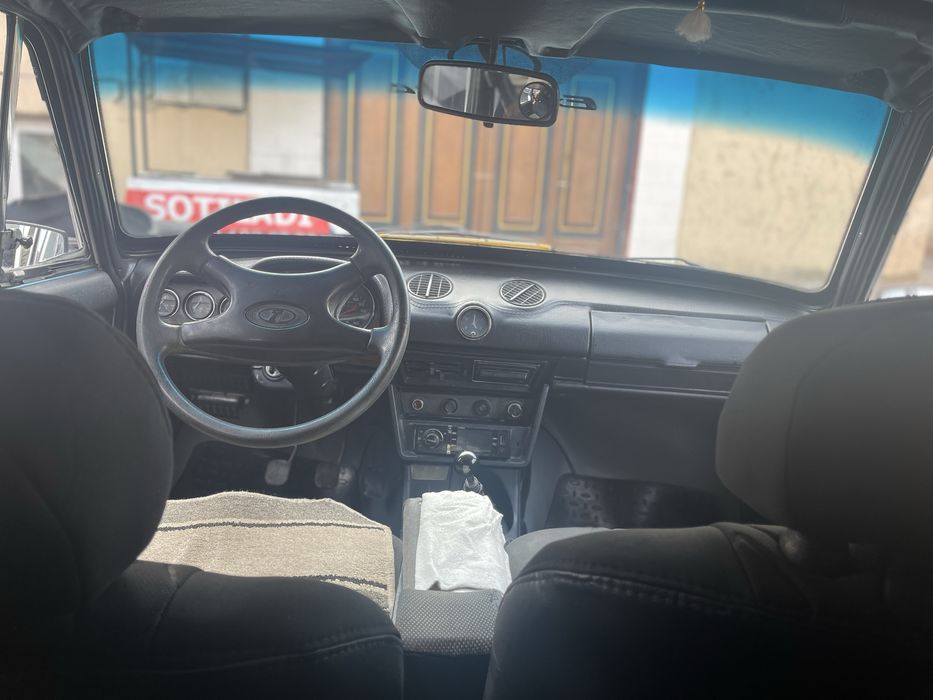 Lada.  vaz 21063