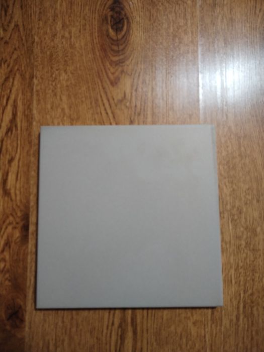 Vând gresie trafic intens