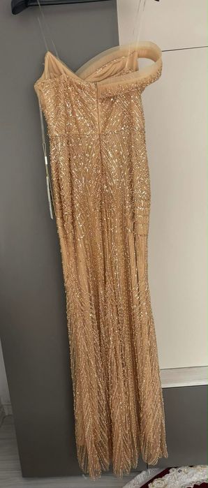 Rochie nouă de vânzare