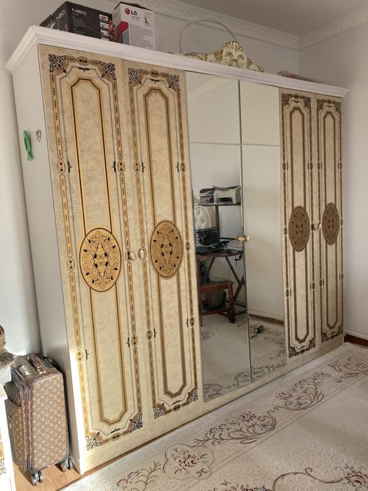 Спальный гарнитур сатылады