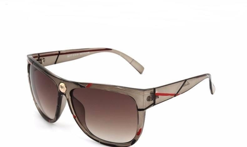 Два модела слънчеви очила