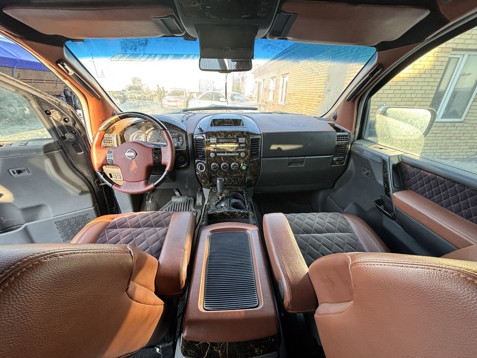 Nissan titan pick up