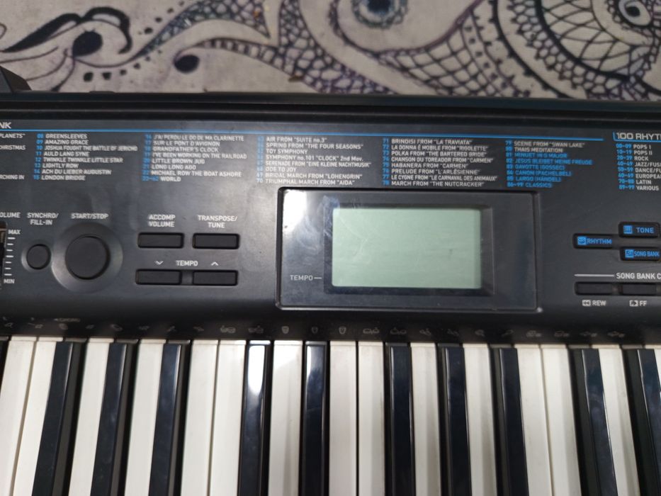продам синтезатор casio-1200