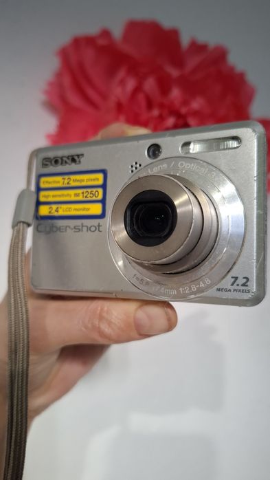 Компактен дигитален фотоапарат камера Sony S730