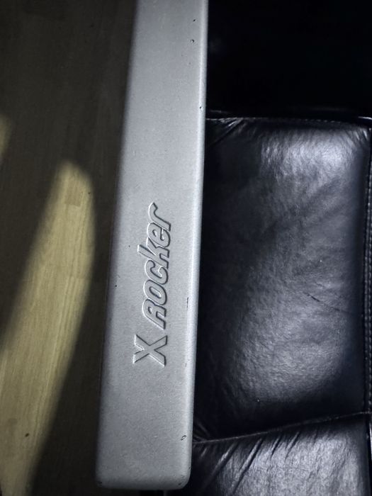 Scaun gaming X Rocker cu boxe integrate – stare bună