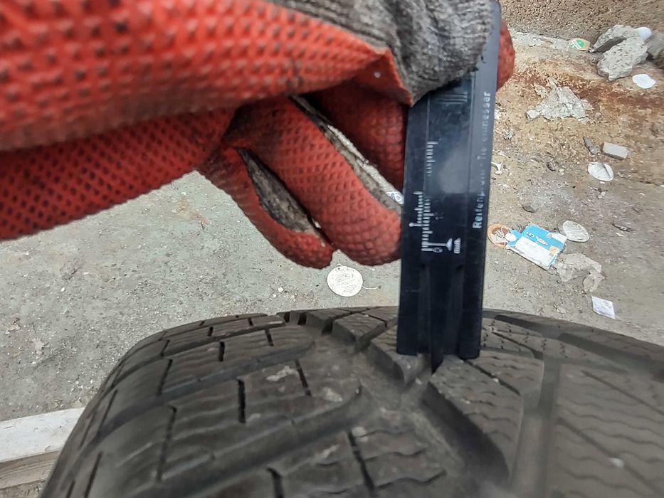 255/45/19 Pirelli Sotto Zero 2022г 7мм Tesla Единичка