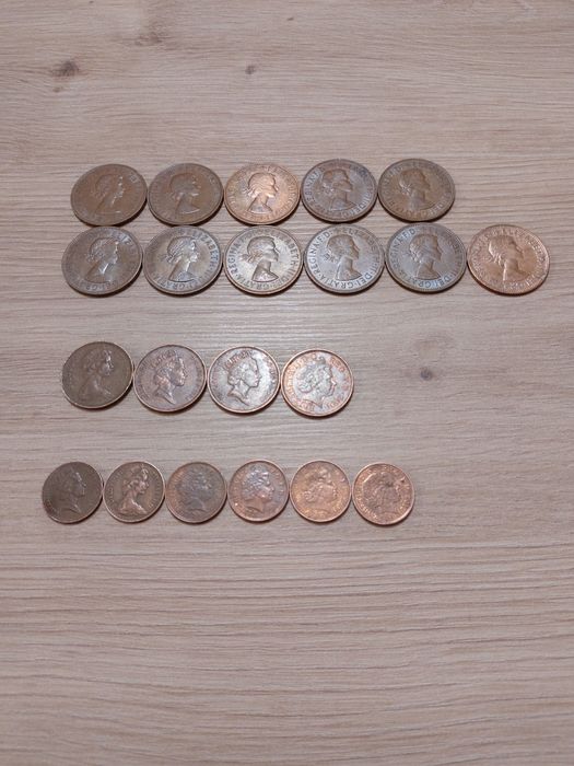 Монети One Penny; New Pence; Two Pence