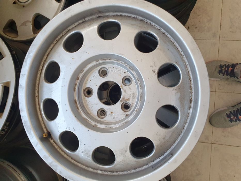 O janta aliaj , una bucata , o bucata vw , audi ,mercedes, seat ,skoda