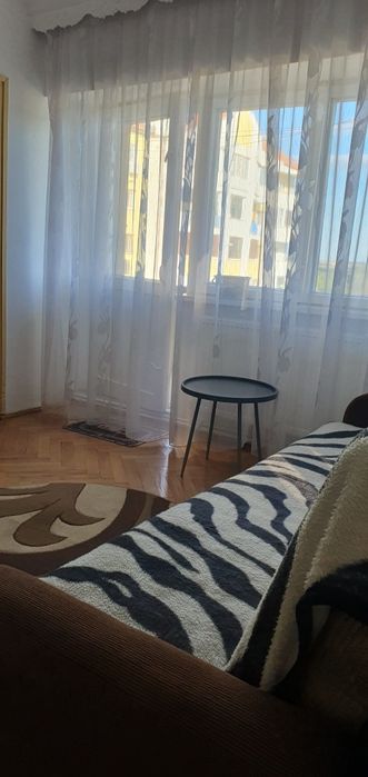 Închiriez apartament în regim hotelier