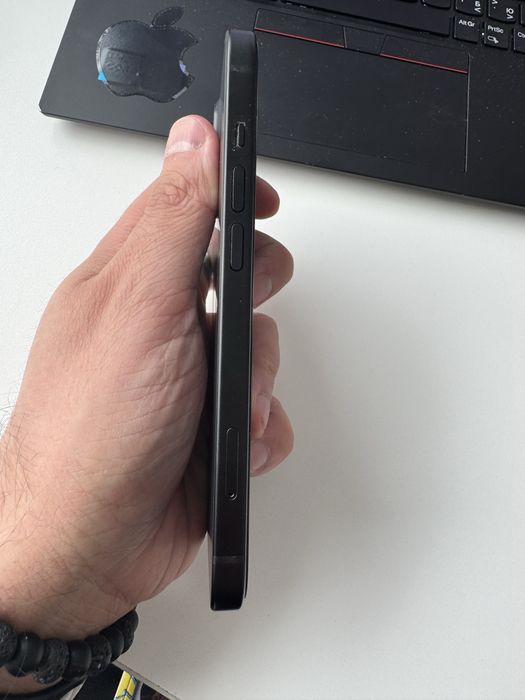 Продам айфон 15 черный , 128гб