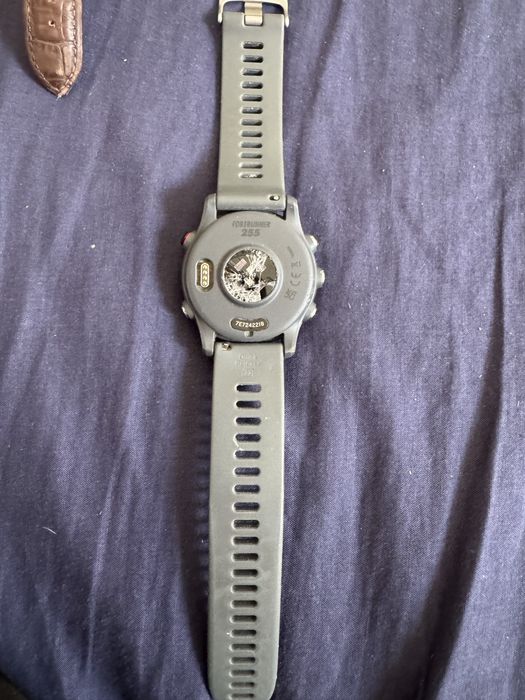 Ceas Garmin detali in privat