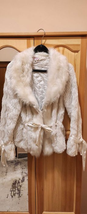 Елегантно дамско  палто