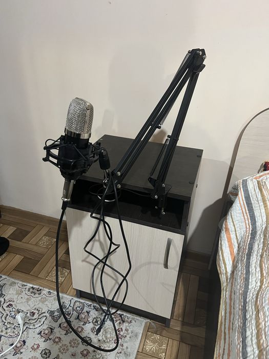 Микрафон студийный