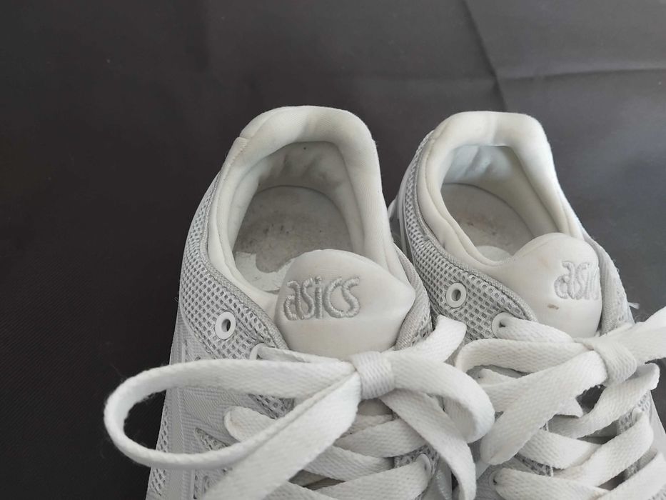 Дамски маратонки ASICS 36