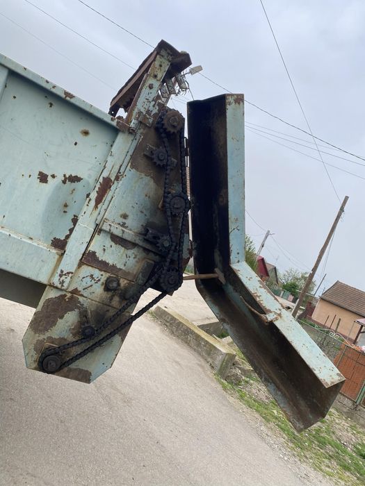 Mig gunoi/Trágya szoro