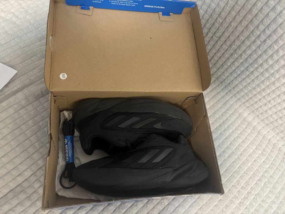 Adidas  ozelia маратонки