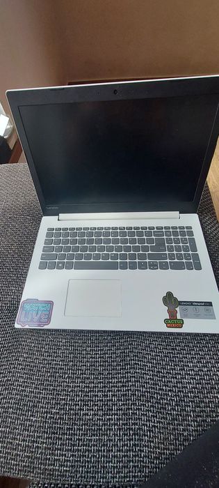 Laptop Lenovo...