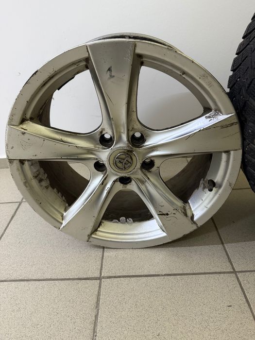 Michelin шины с дисками шипованные.225/60 R17