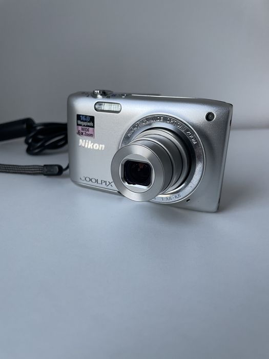 Aparat Foto Digital NIKON COOLPIX S2700 16.0 MP, 8GB, Wide 6X Zoom, HD Movie, Digital Point and Shoot Camera