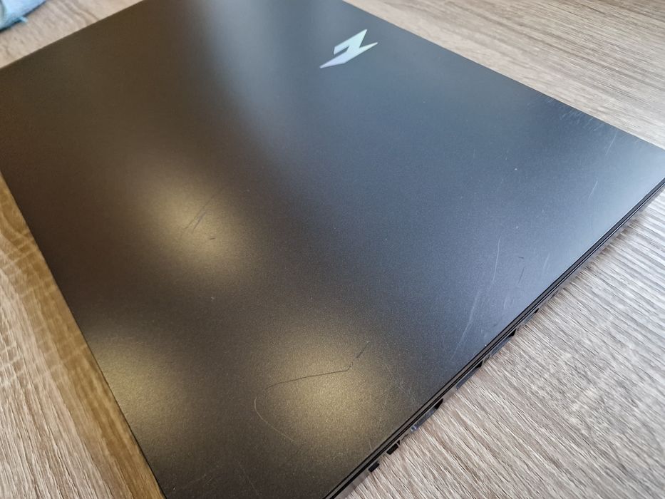 Acer Nitro V15/R7 7735HS/RTX 3050 6GB/16GB RAM/512GB SSD