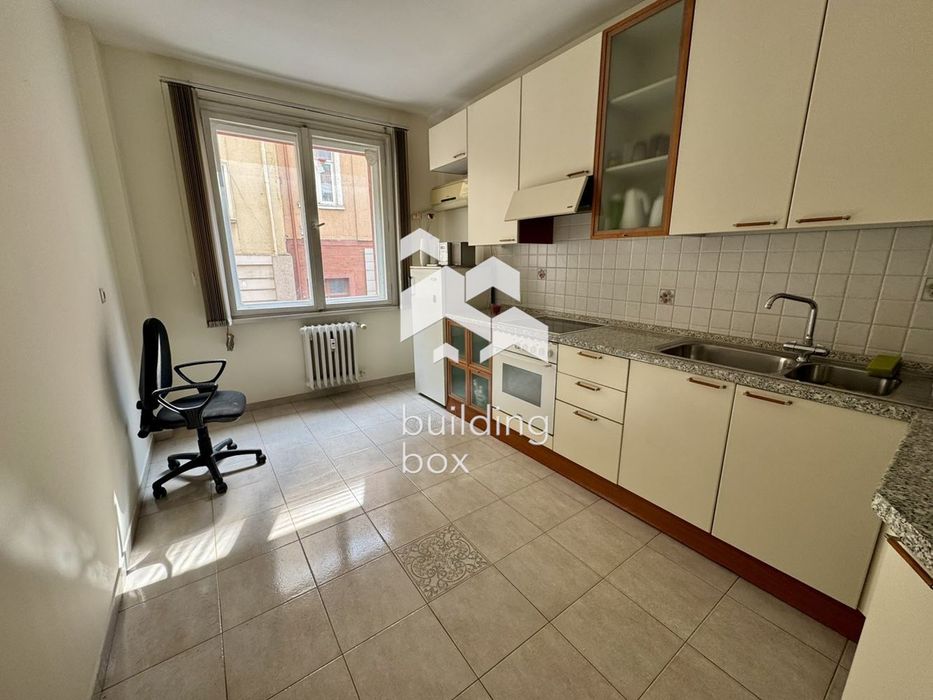 Офис в София-Център площ 55 цена 550