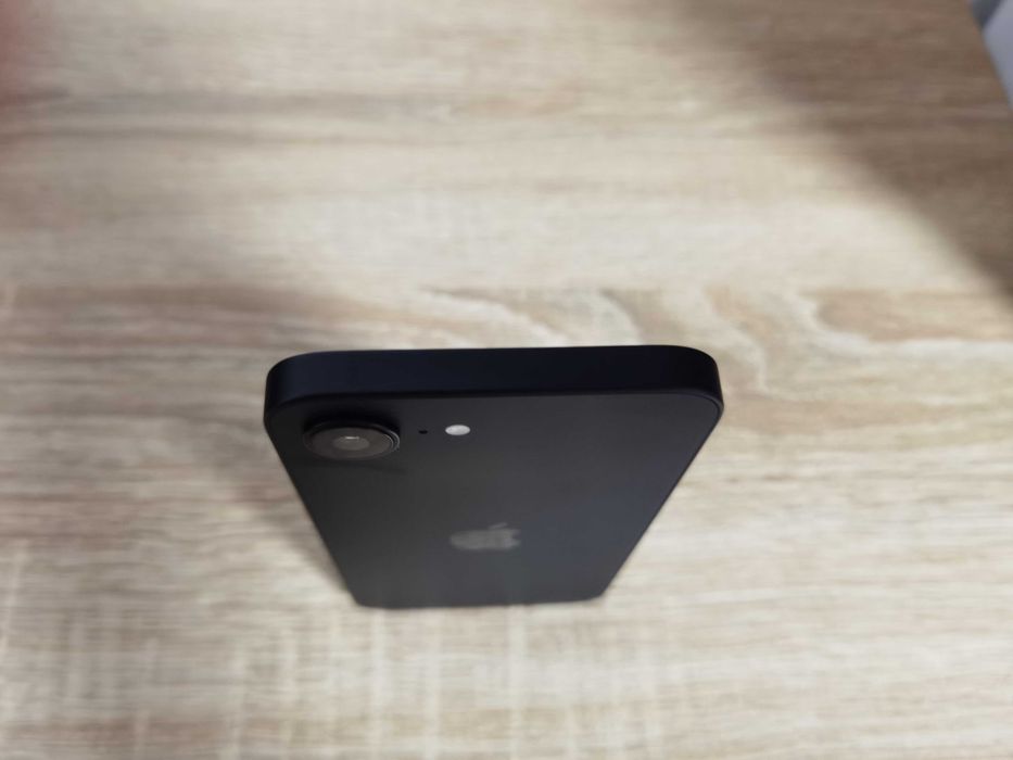 Apple iPhone 16e