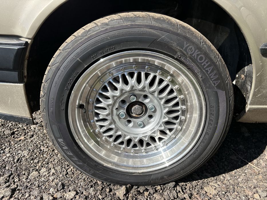 Vând jante aliaj  4x100 cu anvelope de vara Yokohama,noi.205/55/15