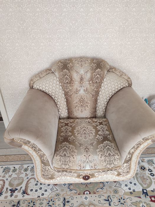 Продам диван и кресло