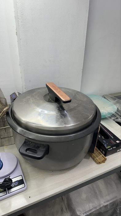 Пицца печь холодильник вытежка улитка для вытежки рисоварка пицца стол