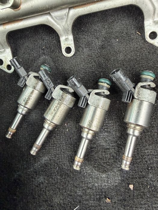 Бензинови дюзи Audi 1.8 TFSI CDH двигател