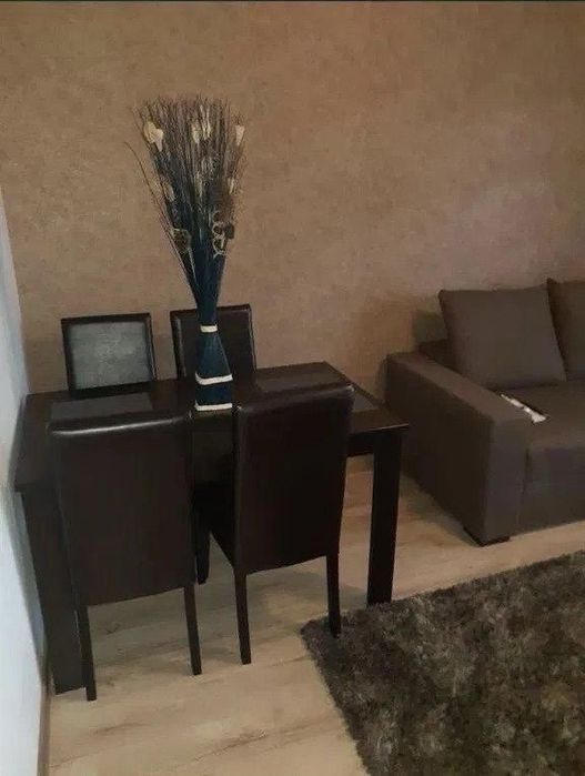 Inchiriez apartament in bloc NOU ULTRACENTRAL  cu loc PARCARE INCLUS