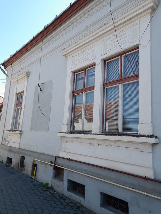 Casa in centrul orașului Făgăraș , compusa din 4 camere,  bucătărie,