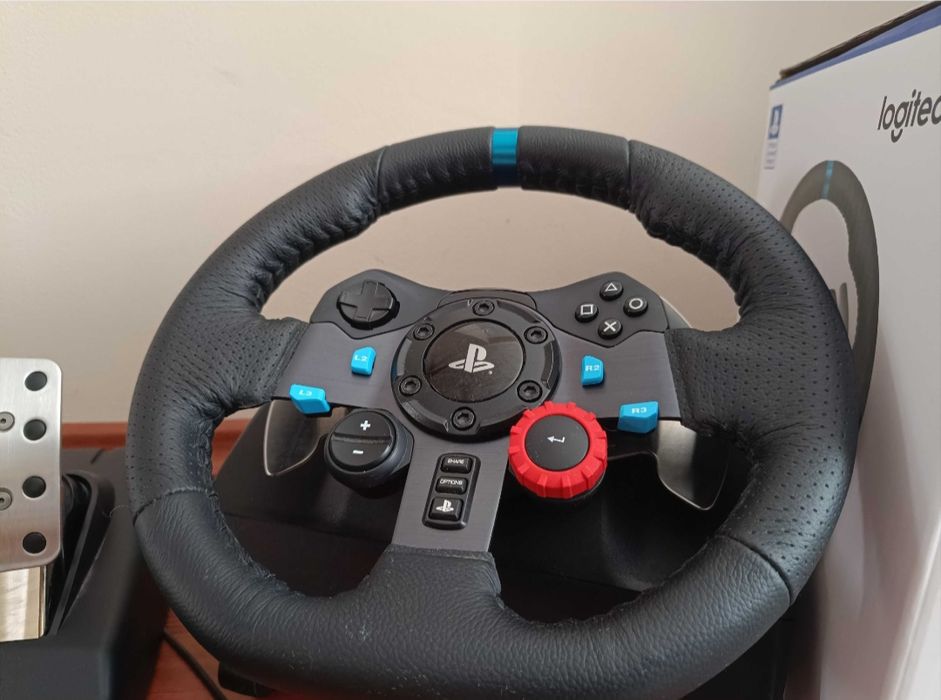 Продавам Logitech G29 супер запазена