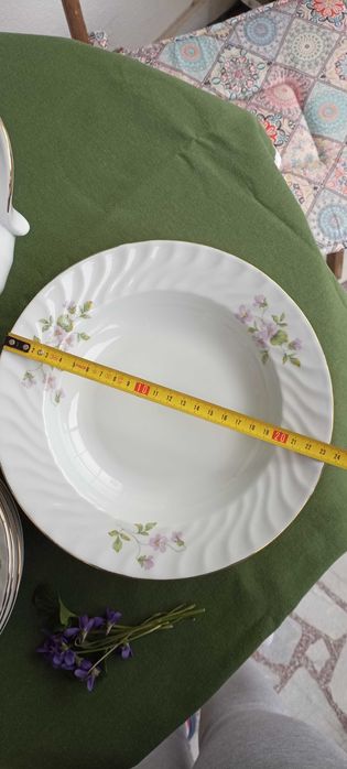 Порцелан за допълване с Теменужки