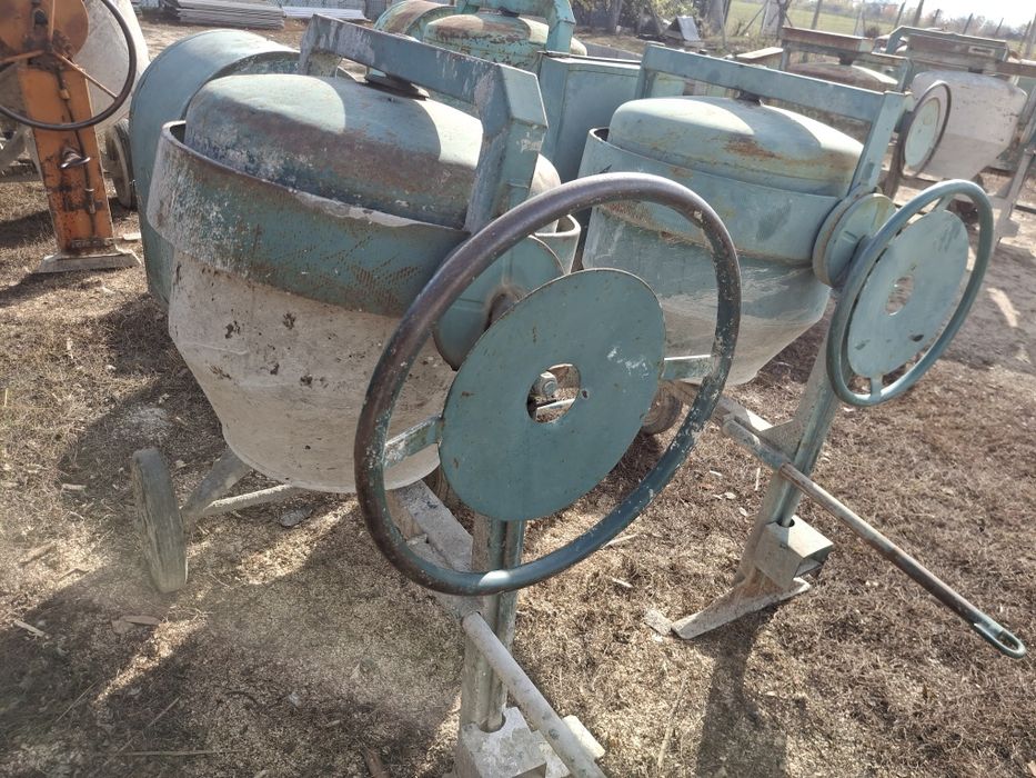 De vânzare betoniere de 180 l 250 l 300 l 350 l silențioase și pe coro