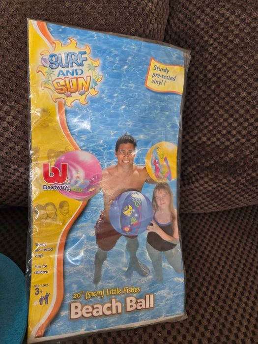 Лот играчки, раница, шапка, чаша на Малвел всичко 10 лв.