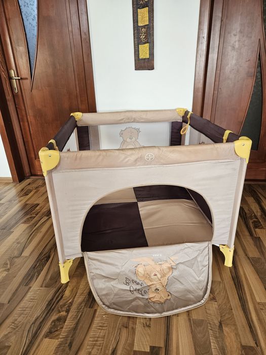 Țarc de joacă pentru bebeluși