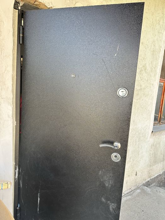 Дверь уличный для дома или склад