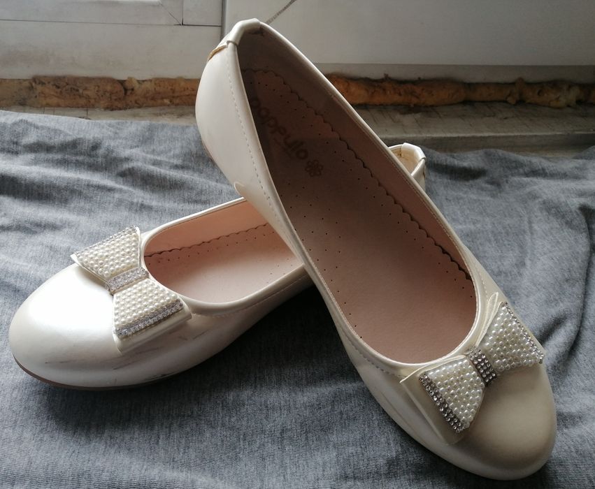 Продам туфельки для принцессы.