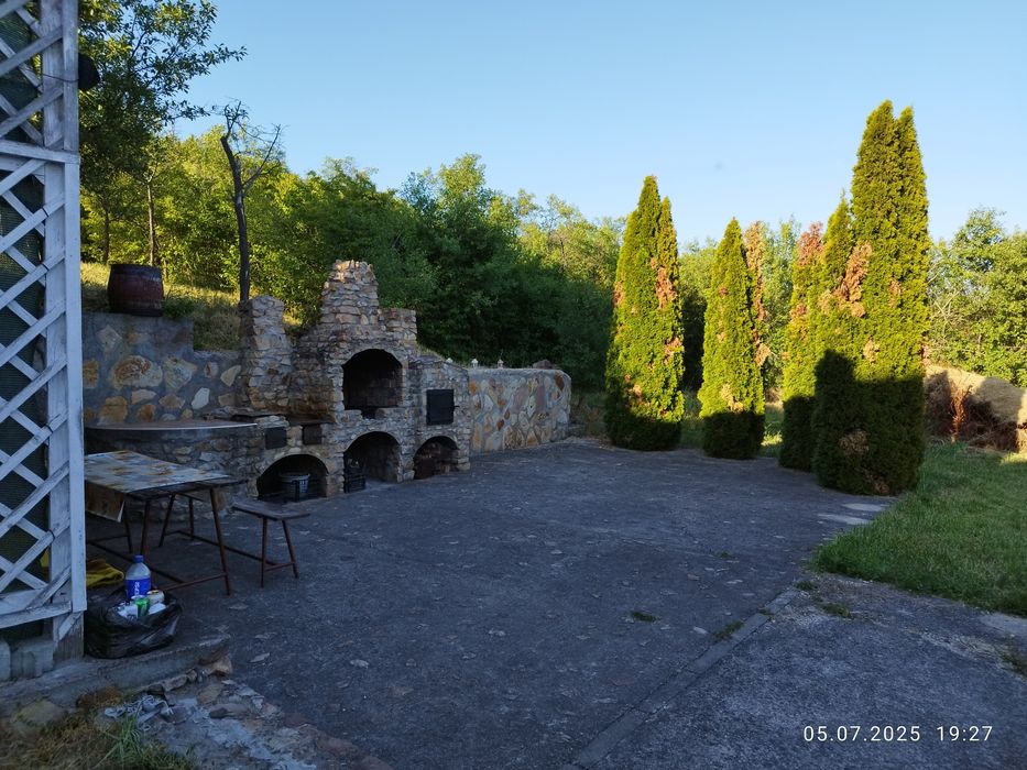 Vând casă mare tip vila