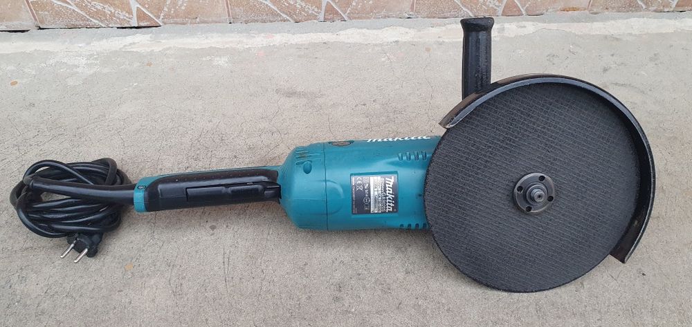 Flex makita mare 2200w.