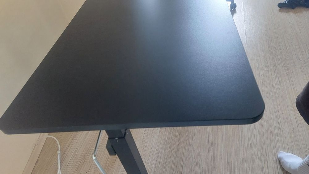 Бюро с ръчно регулиране на височината BRATECK Sit-Stand, черно, 140x60