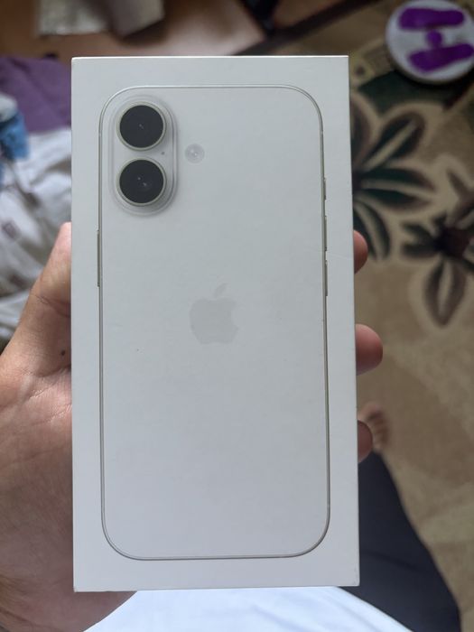Iphone 17 белый срочно продам