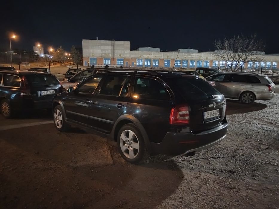 Продавам Шкода Октавия скаут 2.0 TDI